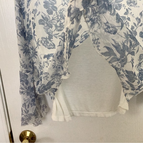 Viola Borghi Italy Blue Floral Silk Blouse with Bell Sleeves Sz L - Picture 5 of 9